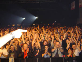 Bernie pointing at the audience