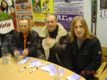 Czech Mall Autograph signing The three wise monleys ready for action