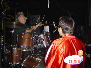 Lee and Peter ( changed shirt ) soundcheck hungary  03