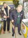 The ideal walking stick for grandpa Lee-Stick Drinking bottle and a bell