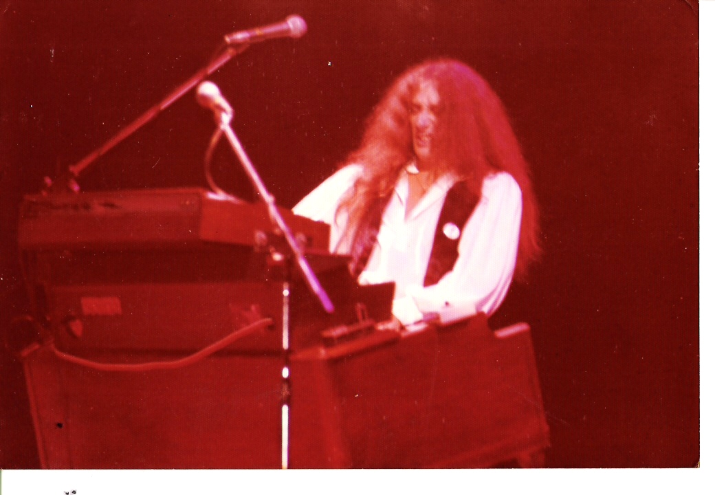 Picture 005.jpg - Ken Hensley November 28 1977 Manchester UK